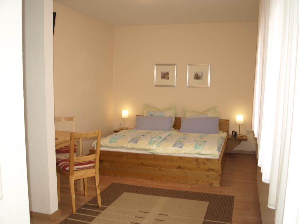 Gaestehaus In Der Gotthardtstrasse Érfurt Habitación foto
